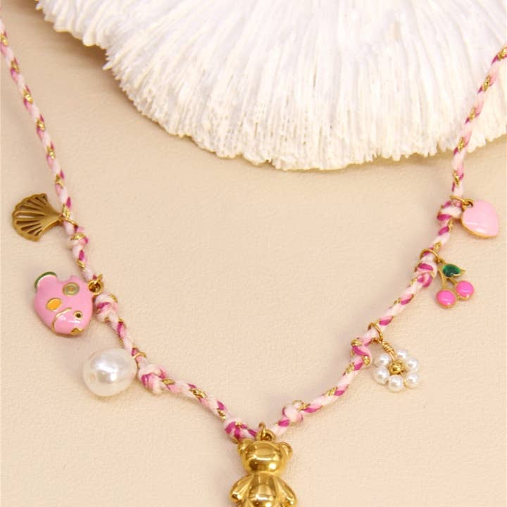 Collier Charms Doudou – Touche Fun & Régressive et autres tendances Résultats pour yuko b en vente B2B. Retours gratuits et paiement à 60 jours sur Faire sur Faire.