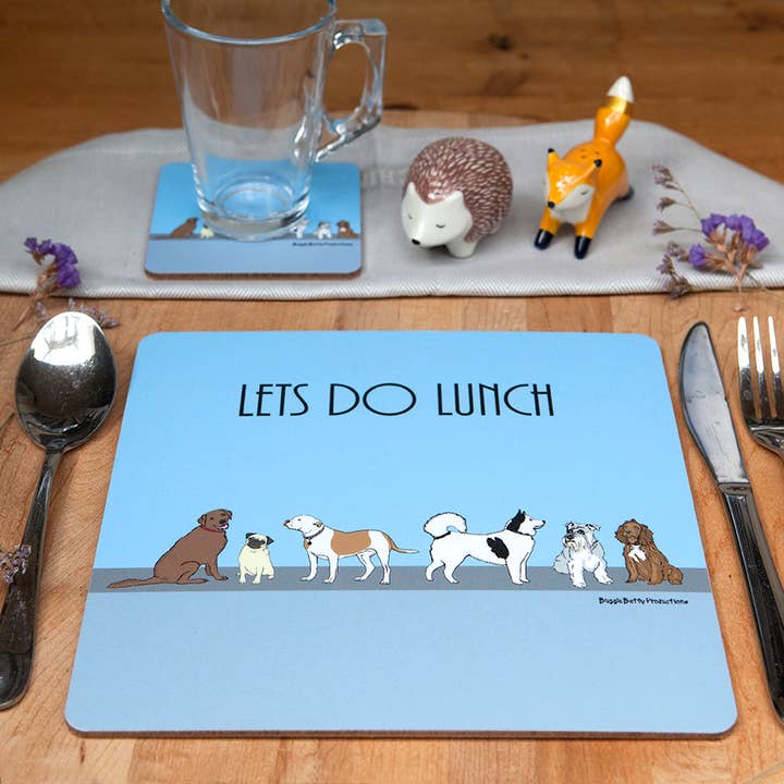 Napperons Dogs On A Line pour la vente par Buggle Betty Productions