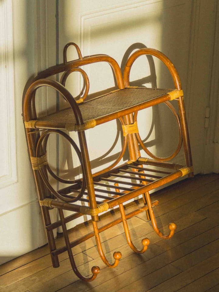 Reol i rattan for engroshandel hos Eloge