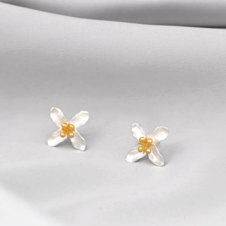 MadamLili - Wholesale Stud/Post Earrings - 925 Silver Lilies Stud Earrings - EHR925-4110