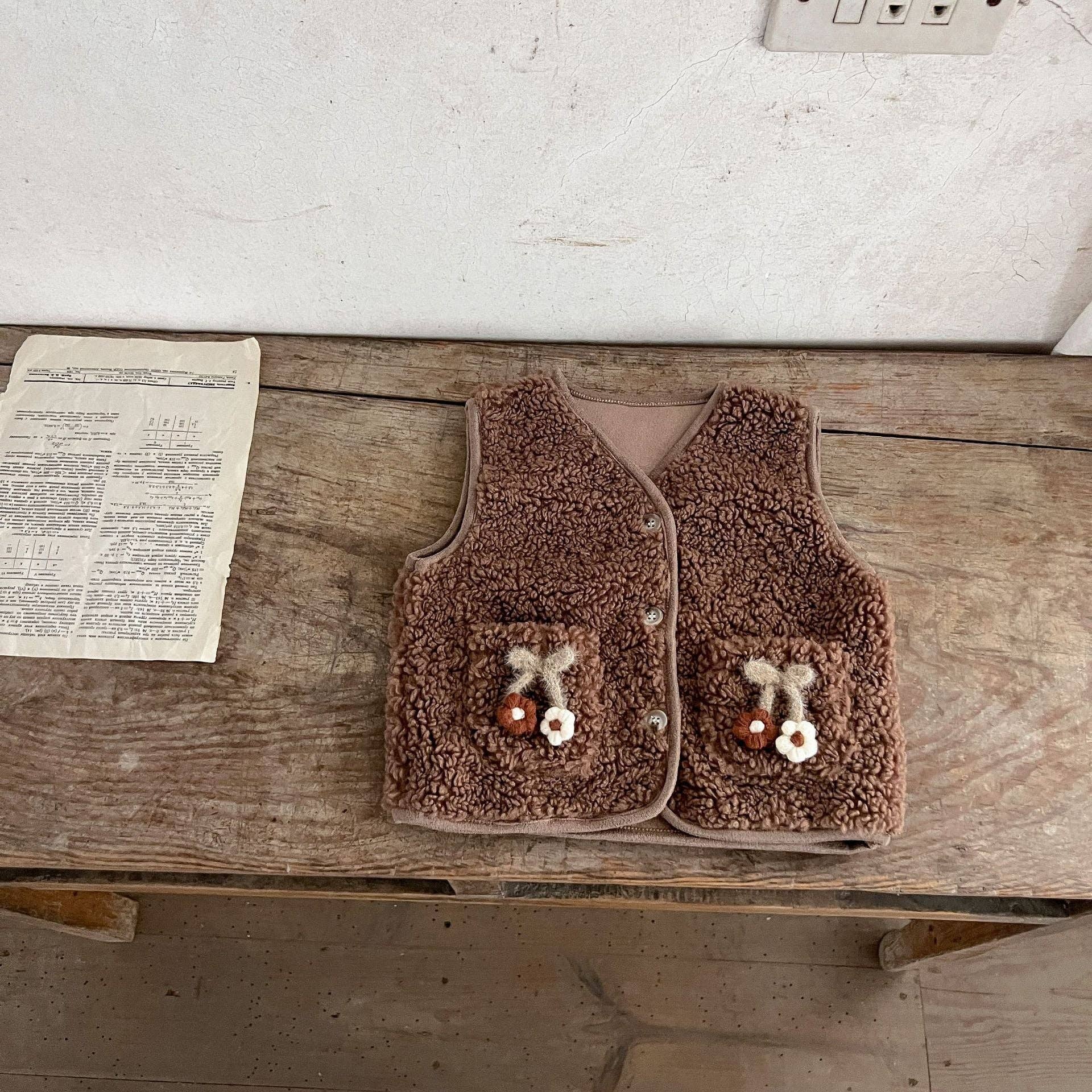 MyKids-USA® – Engroshandel Cardigan - Baby – Tykt strikket cardigan til babypige med to lommer1