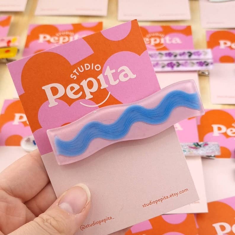 REMOVED BRAND - Venta al por mayor Horquilla para el pelo - Mujer - Pinza de pelo extra grande de resina ecológica Kiss Chase1