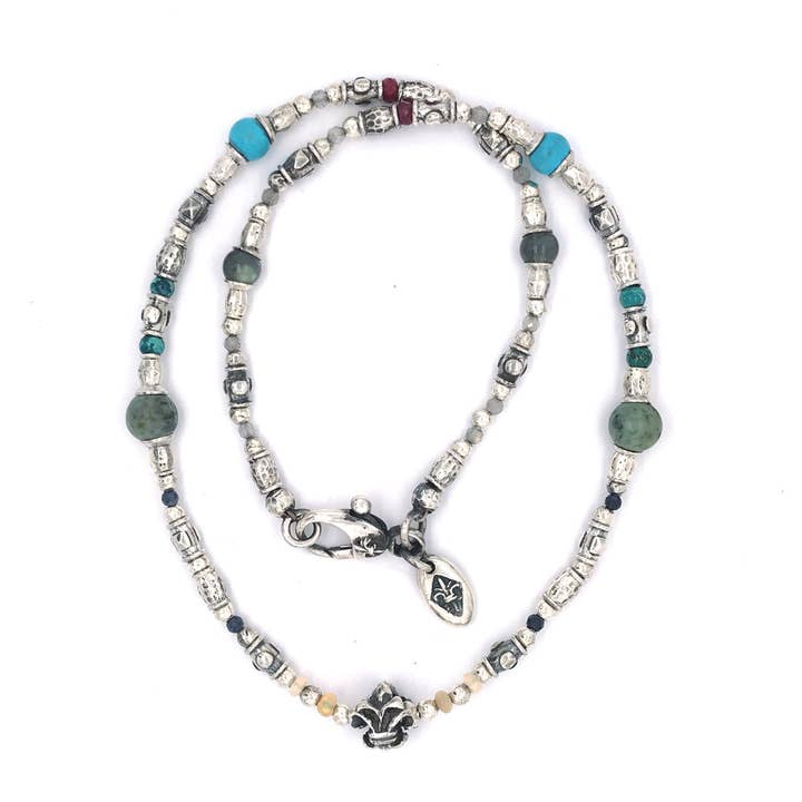 Collier en argent avec tubes et perles avec boule de nénuphar pour la vente par ElfCraft