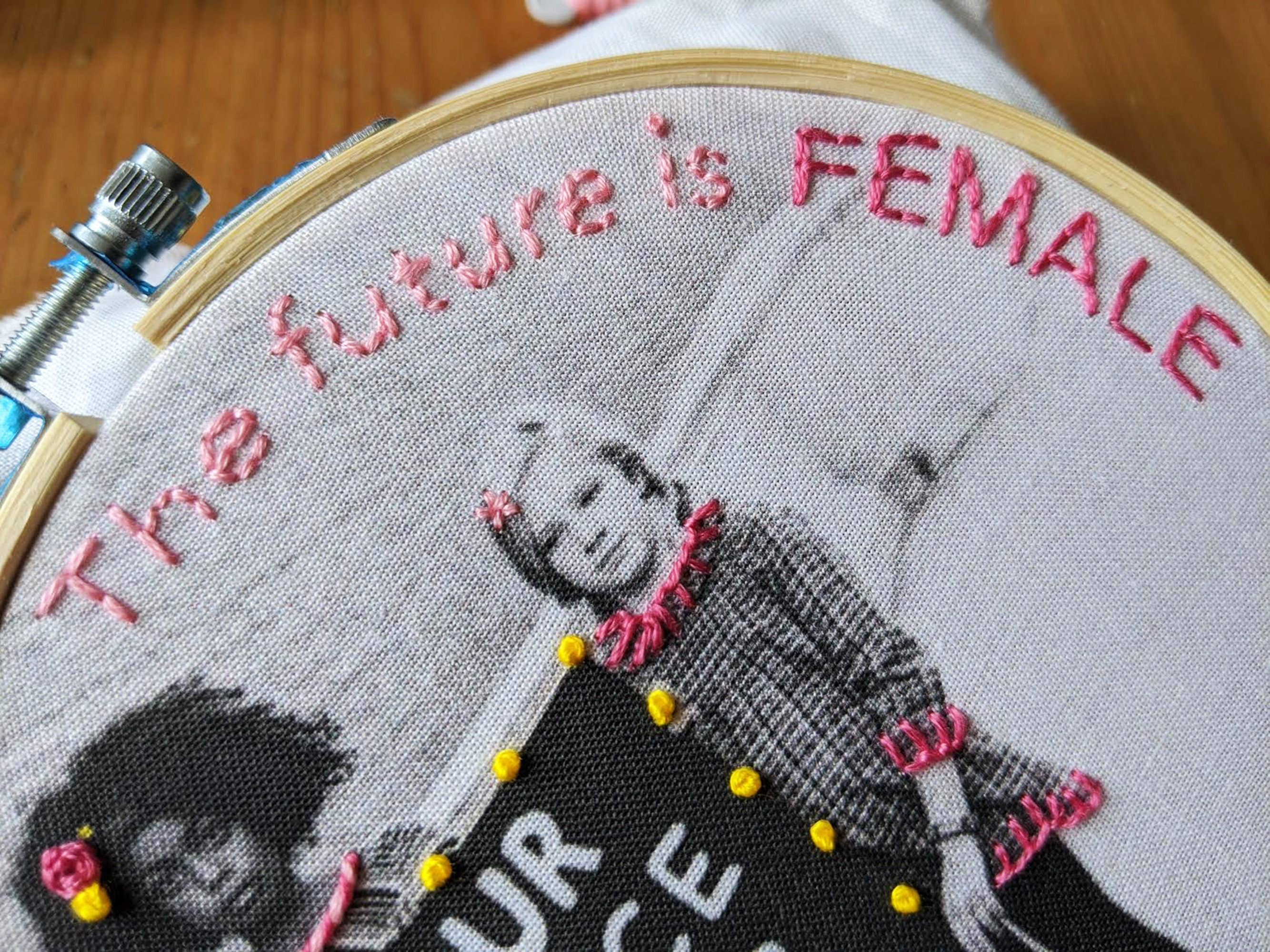 TheComptoir - Vendita all'ingrosso Attrezzatura per ricamo/punto croce - La voix des femmes - kit di ricamo4