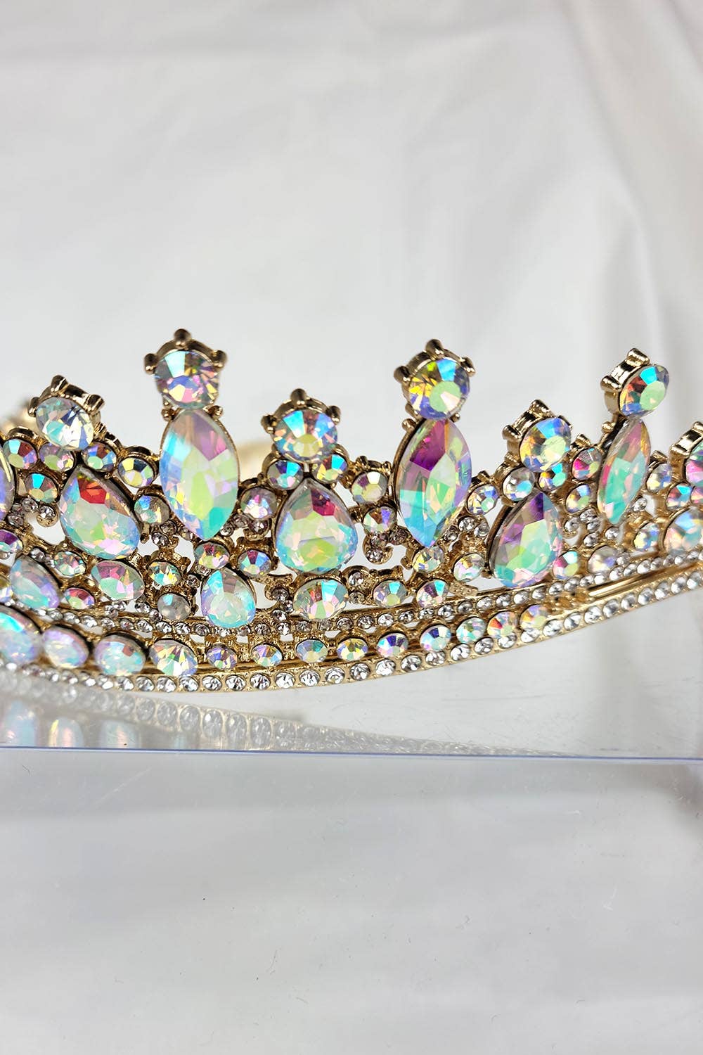 Chicas - Wholesale Tiara - Women's - One Size Fits All Tiara With Jewels HT93213