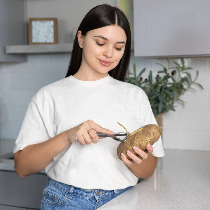 Fox Run Brands - Wholesale Dunschiller - Fox Run RVS Groenteschiller in Y-vorm3