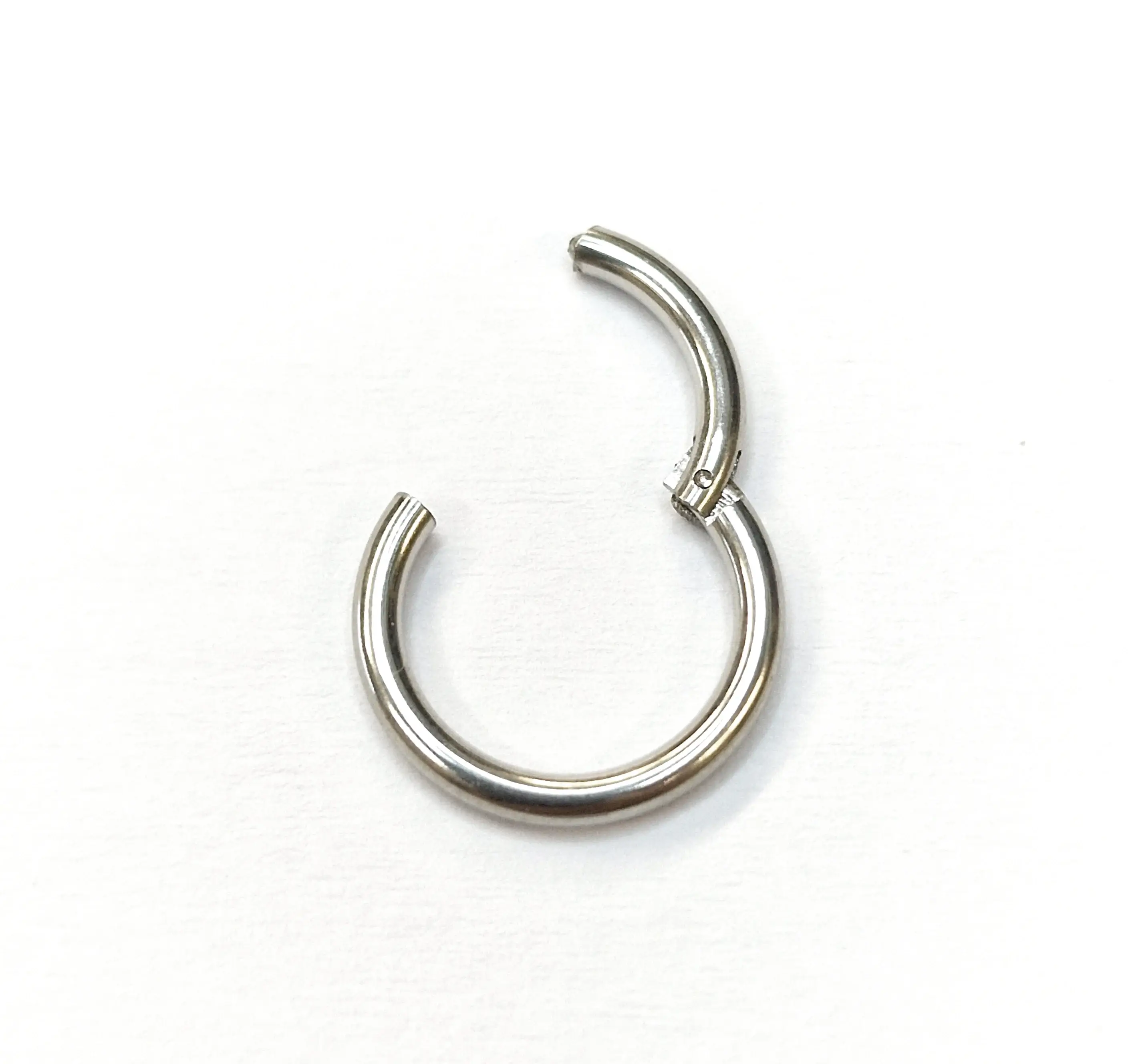 Bodytrend - Wholesale Nose Ring - TITANIUM  - SEGMENT HINGED RINGS , CLICKER RING5