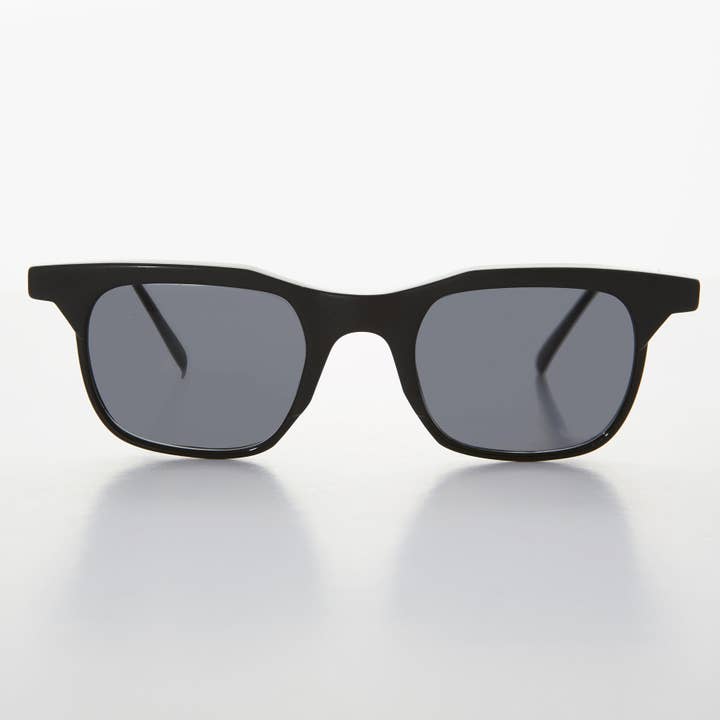 Lunettes de soleil vintage Nerd Hipster Small Square - Kennedy pour la vente par SUNGLASS MUSEUM