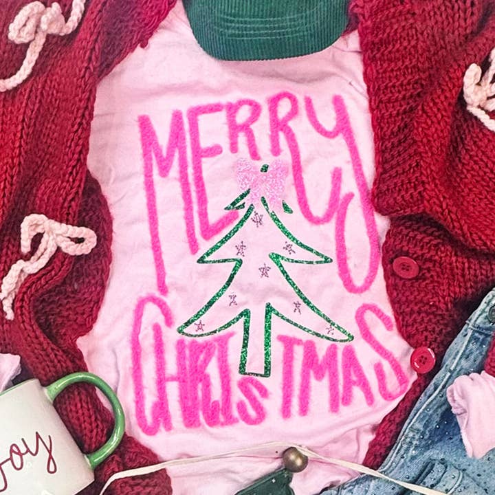 Maglietta Rosa Fluffy con Strass Buon Natale per la vendita all'ingrosso da parte di Trendy Tee Co.