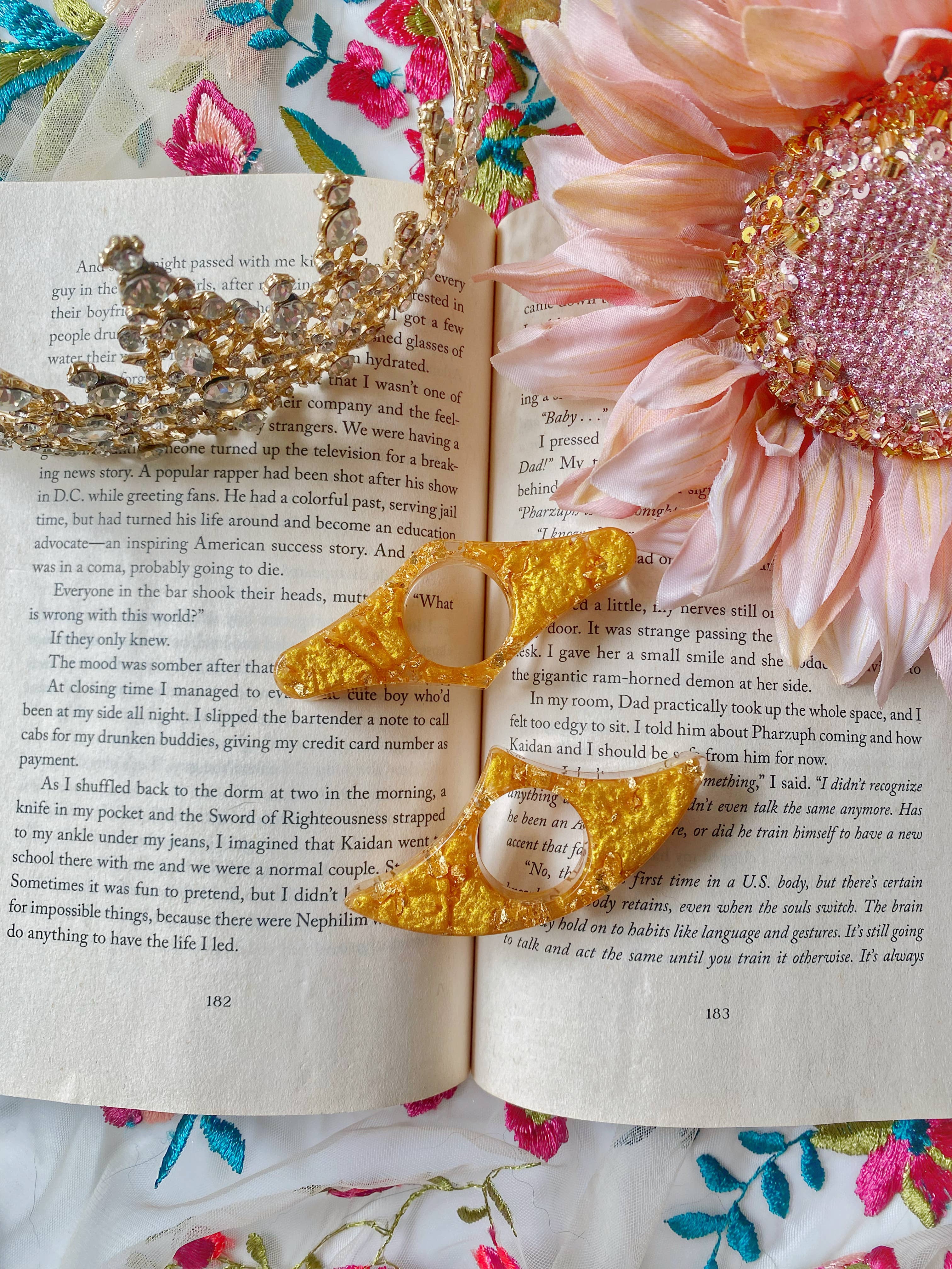 Hold It There - Wholesale Book Holder - Romantasy Courts Collection19