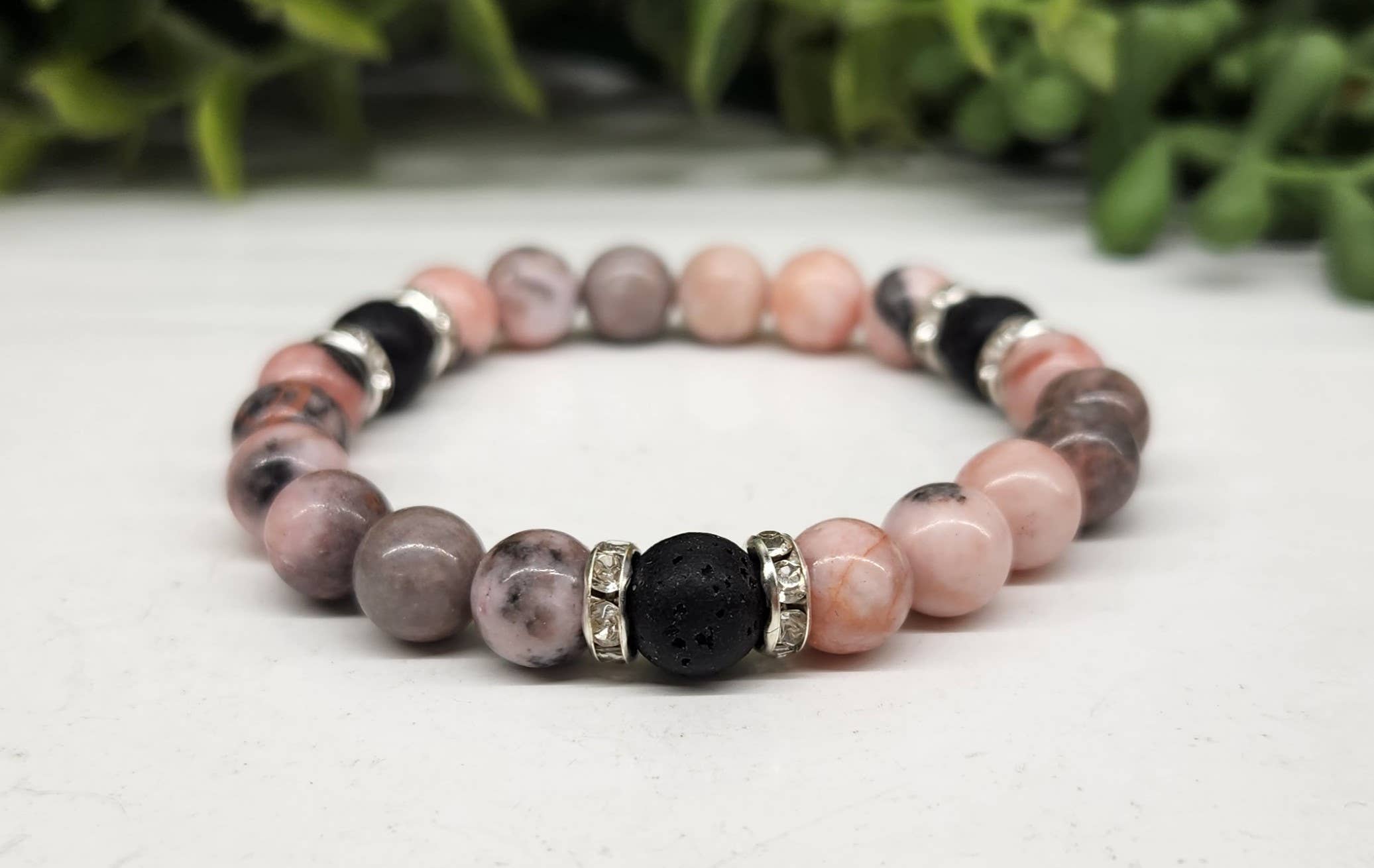 Meraki Gemstones - Wholesale Armband met kralen - Meraki Gemstones elastische armband met Pink Zebra Jaspis, lavasteen en zilverkleurige strass kralen, 8 mm, 19 cm1