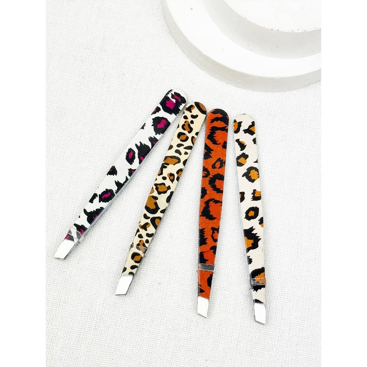 MIX COLOR Professional Leopard Eyebrow Tweezer for wholesale on Faire2