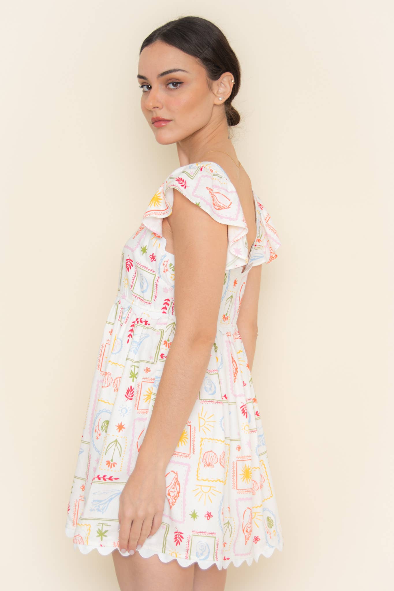 ELFENBEIN MULTI Fore Collection Mini-Kleid mit Colorblock, Muschel-Motiv und Rüschensäumen für den Großhandel auf Faire11