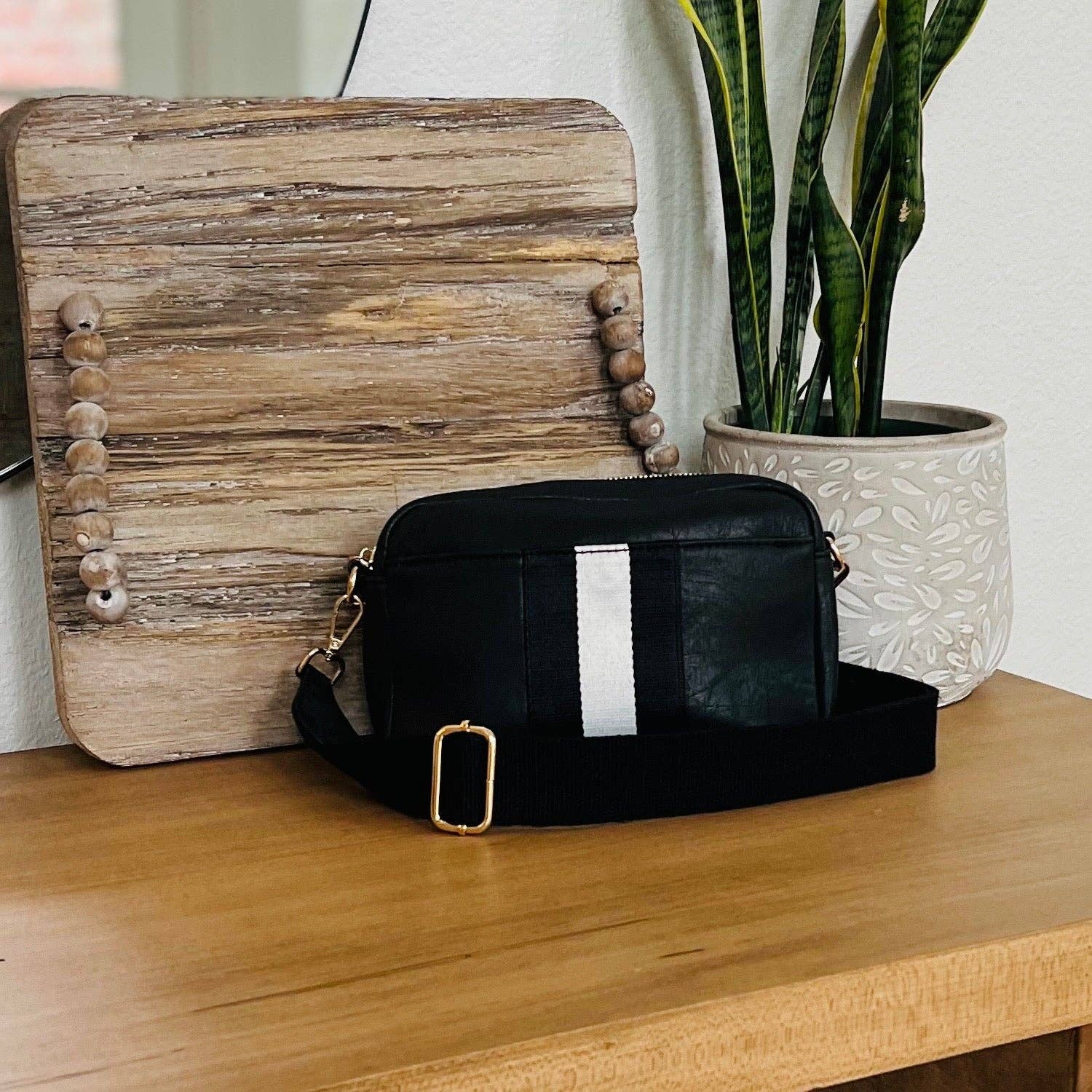 Threaded Pear - Wholesale Crossbody Bag - Women's - Ava Crossbody3