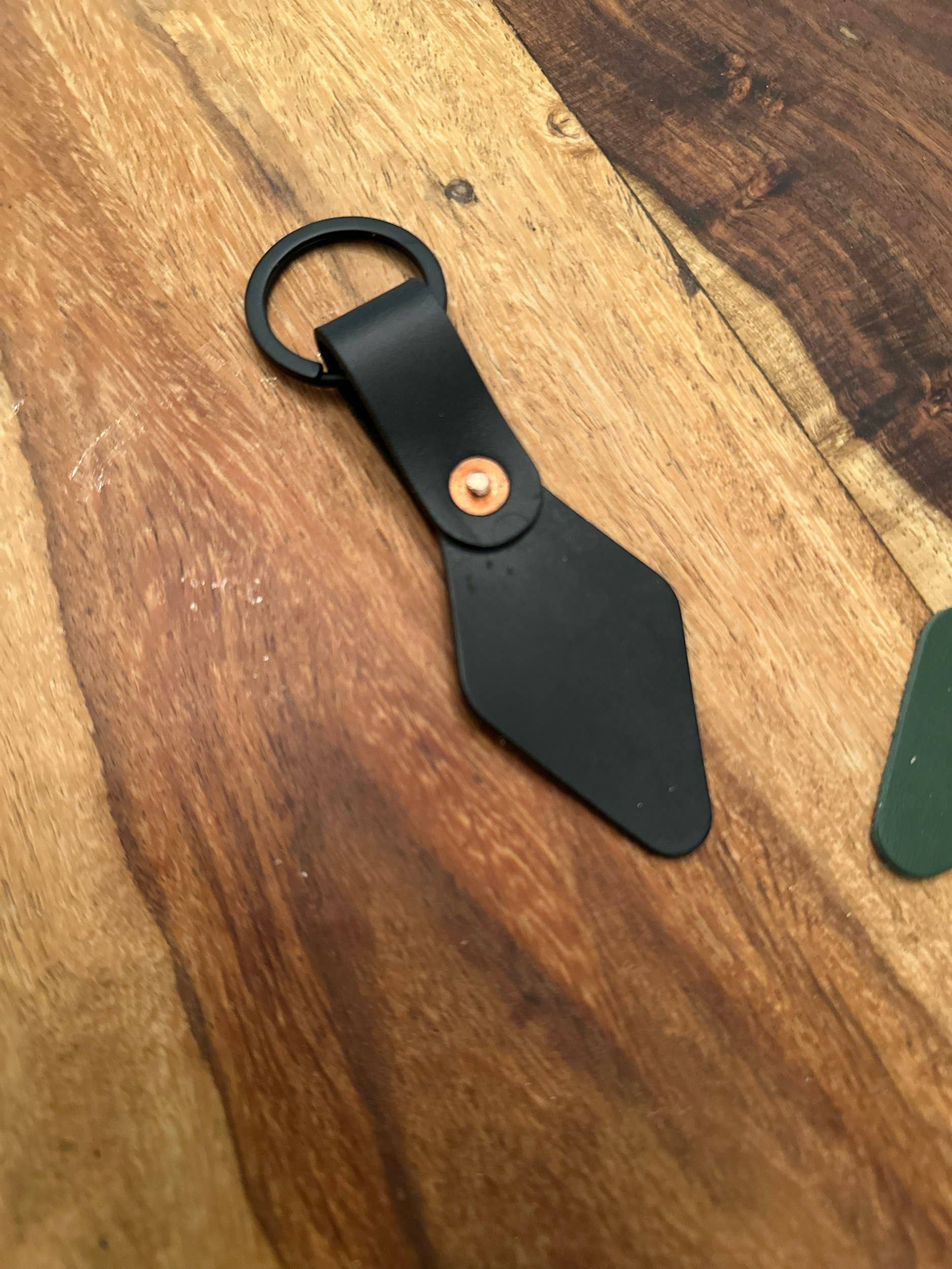 Sully + Proper Handmade Leather Goods – wholesale Keychain – Unisex – Hotel Key Keeper0