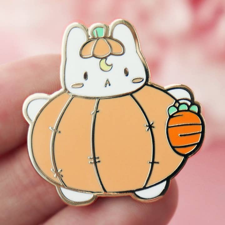 Épingle à citrouille Tsuki pour la vente par LoveAprilMoon