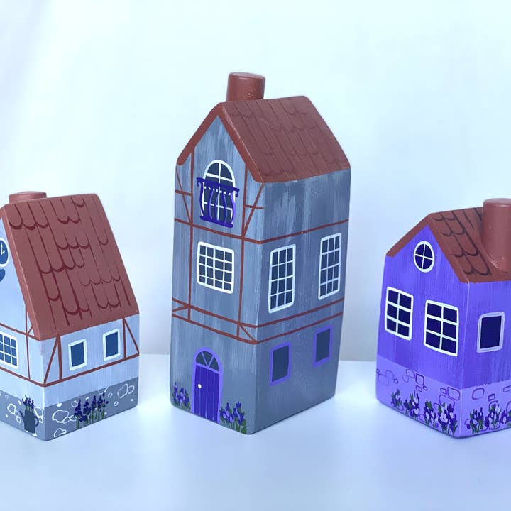 PoppyBabyCo – Engroshandel Trælegetøj - Børn – Wooden fransk lavendel landsby huse3