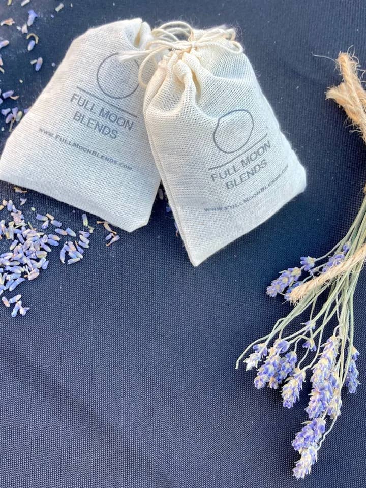 Sachet de lavande séchée pour la vente par Full Moon Blends