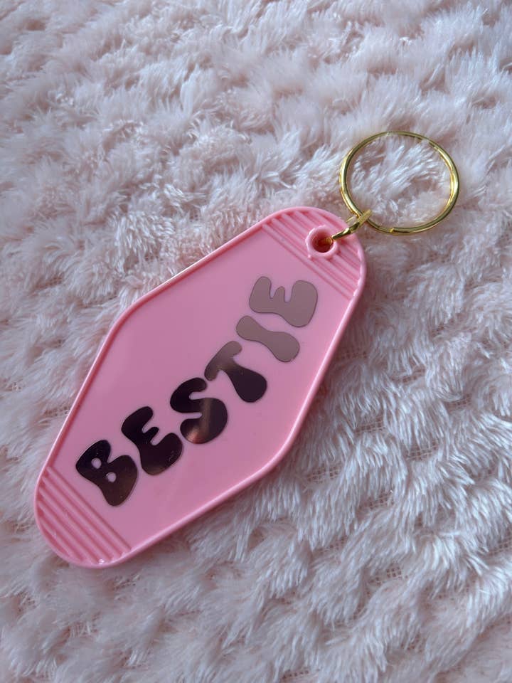 Portachiavi motel Bestie per la vendita all'ingrosso da parte di Megan Louise Creations