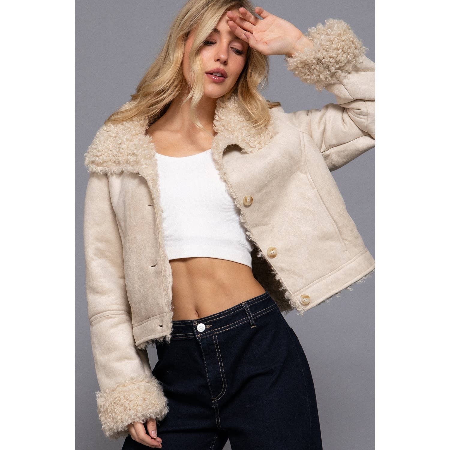 Style Up - Vente Veste – femme - VESTE COURTE EN DAIM PENNY LANE AVEC DÉTAILS EN FOURRURE INTÉRIEURE9