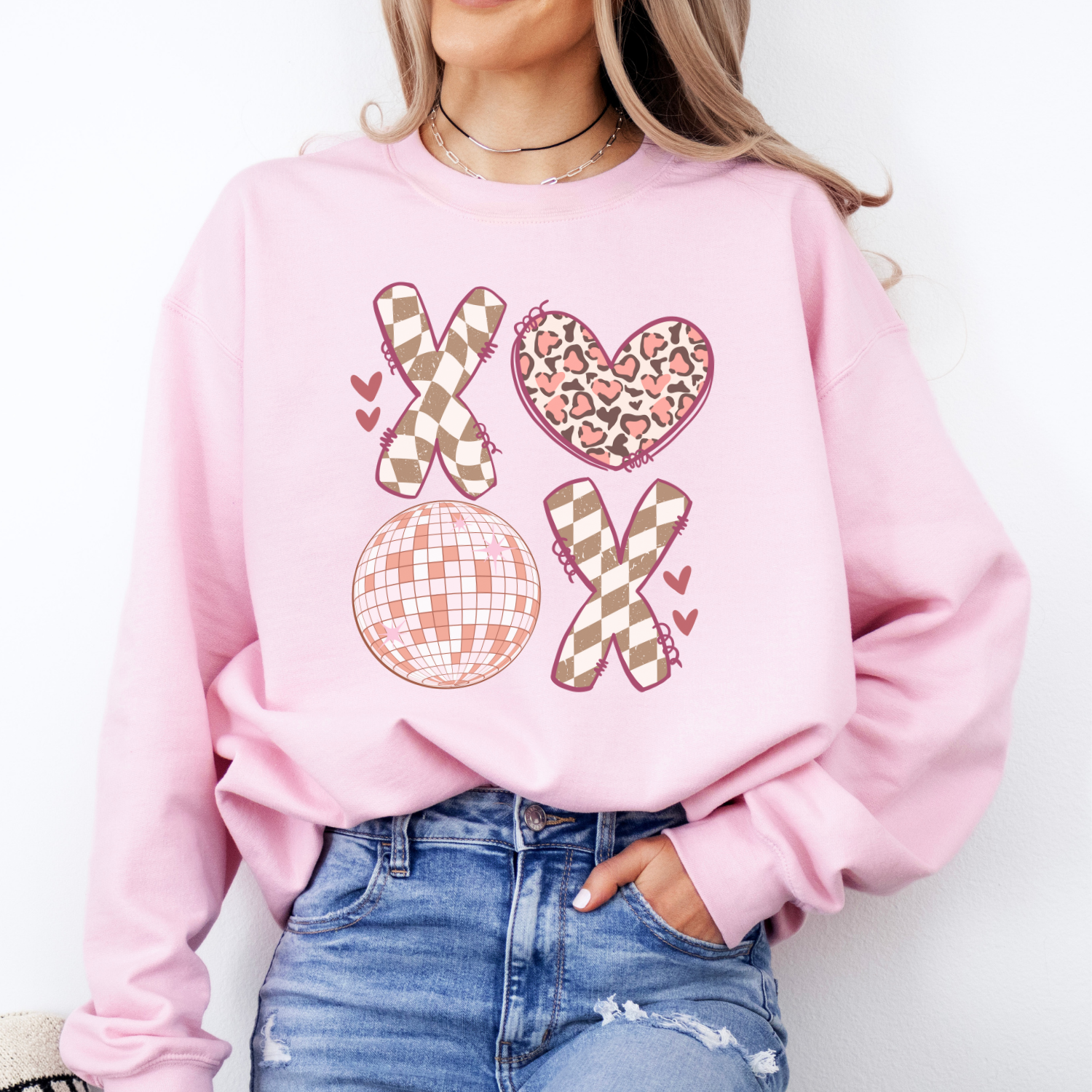 ATTA TOOD Wholesale - Wholesale Graphic Sweatshirt - Women's - Retro XOXO Valentine women's graphic sweatshirt, Boho crew1