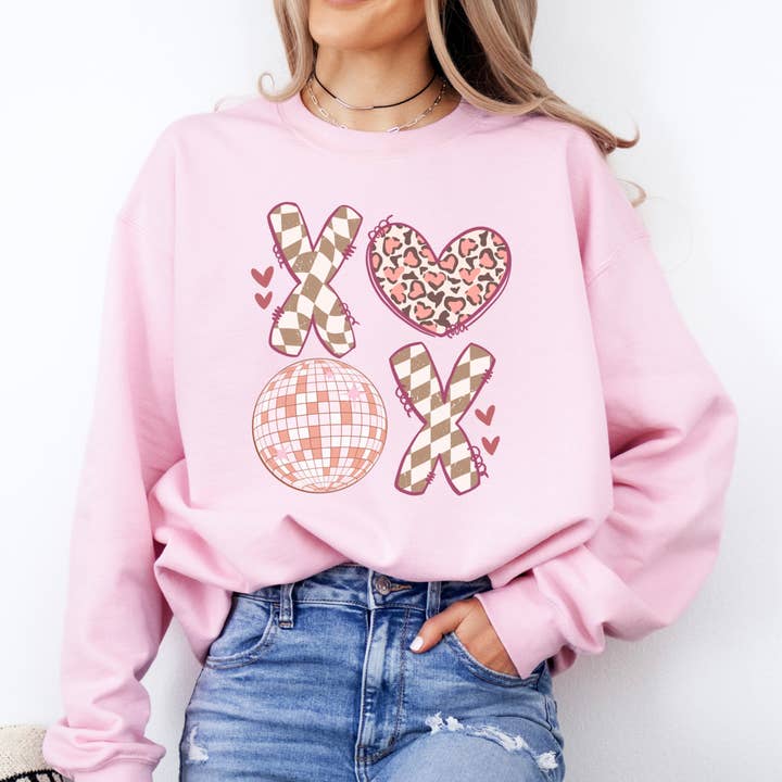 ATTA TOOD Wholesale - Wholesale Graphic Sweatshirt - Women's - Retro XOXO Valentine women's graphic sweatshirt, Boho crew1