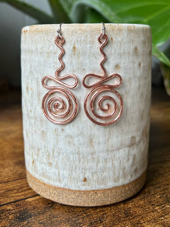 Orecchini in rame per la vendita all'ingrosso da parte di Celestial Dream Gems