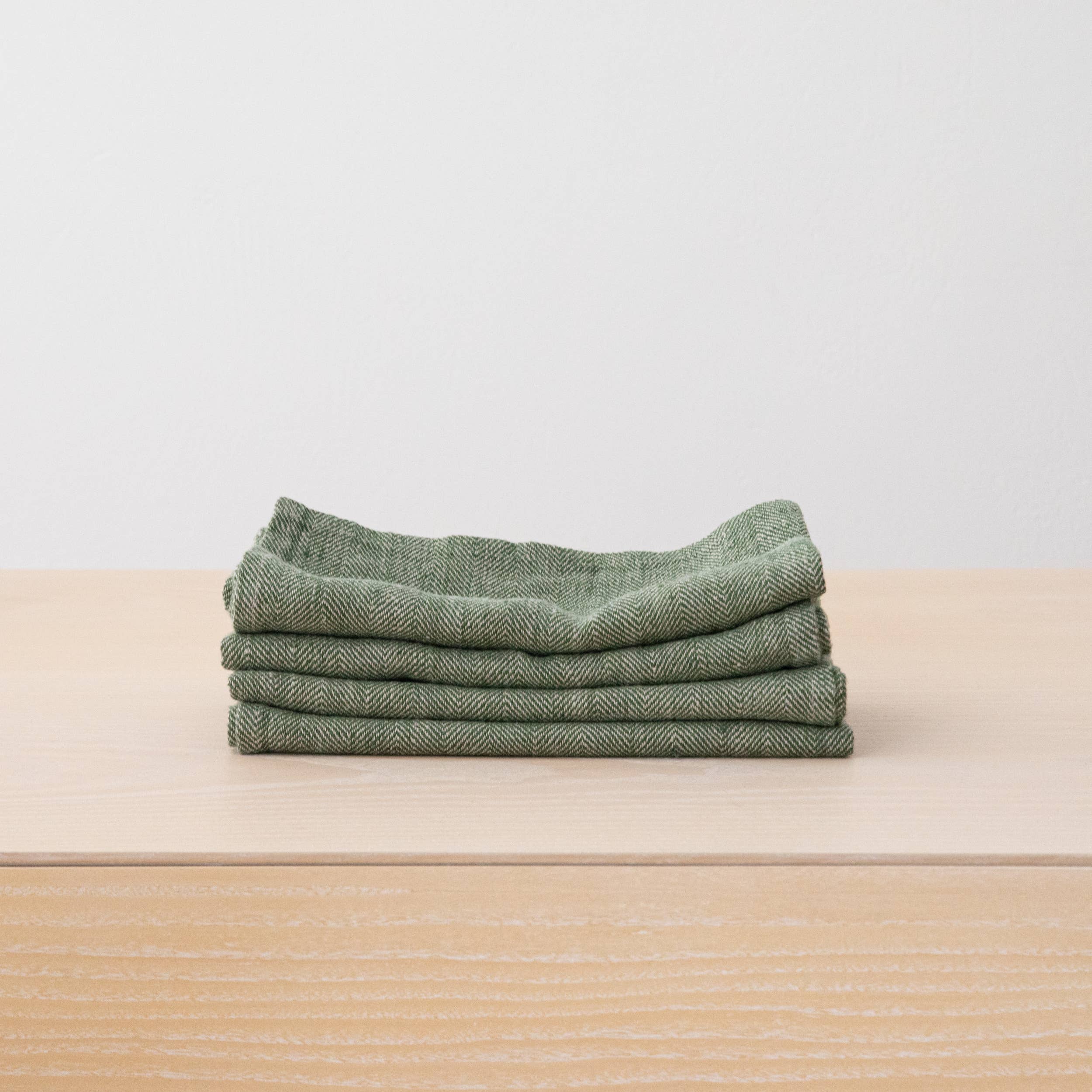 LinenMe - Wholesale Dinner & Cloth Napkin - Linen Napkin Forest Green Natural Chevron, Washed linen.