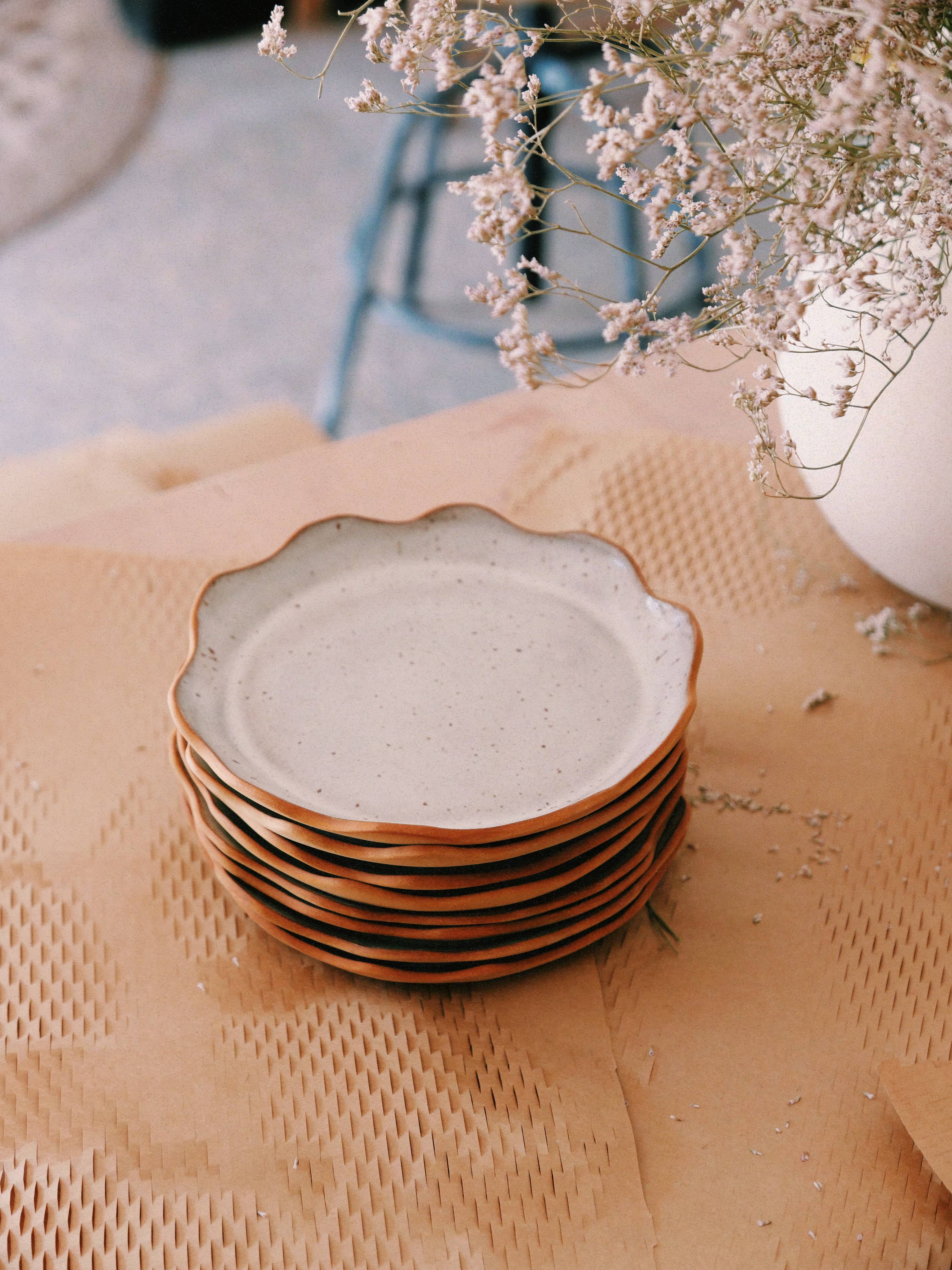 Ohyoko ceramics - Vente Plats - Assiettes en céramique artisanale avec bords ondulés9