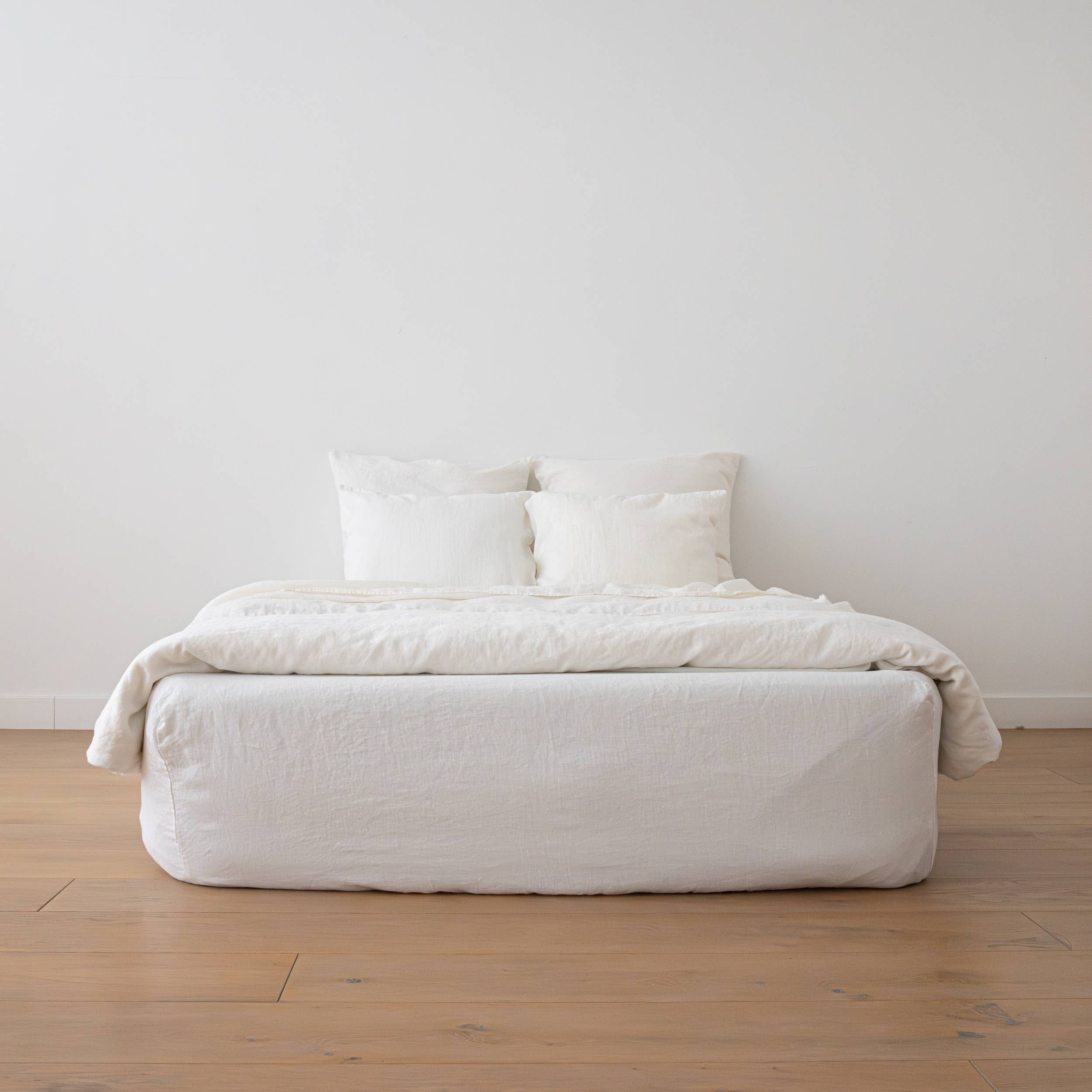 LinenMe – wholesale Fitted sheets – Linen Fitted Sheet Optical White Stone Washed European Flax1