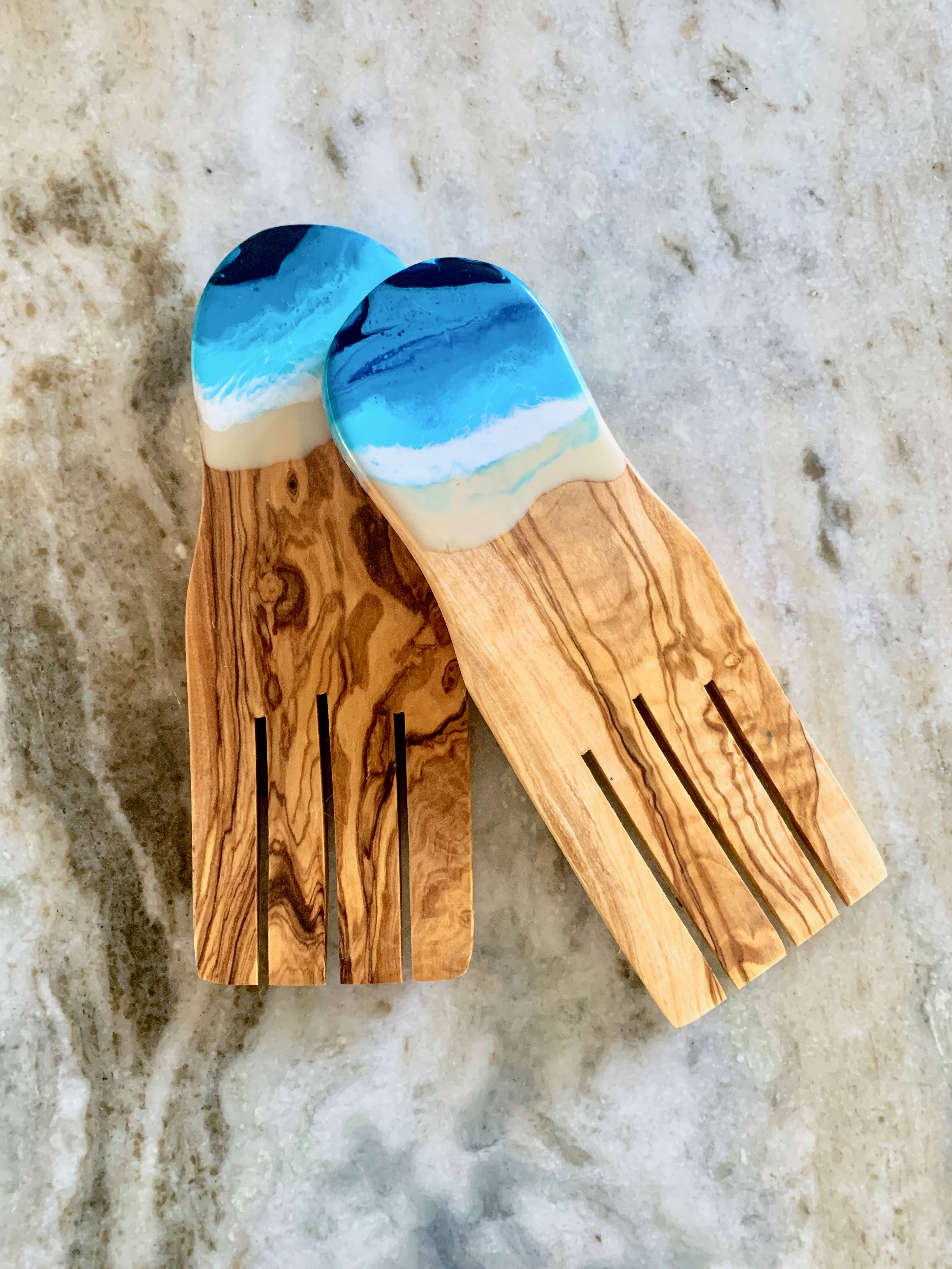 Nikita Fine Art LLC – wholesale Serveringsredskap – Olivträ Sallad händer1