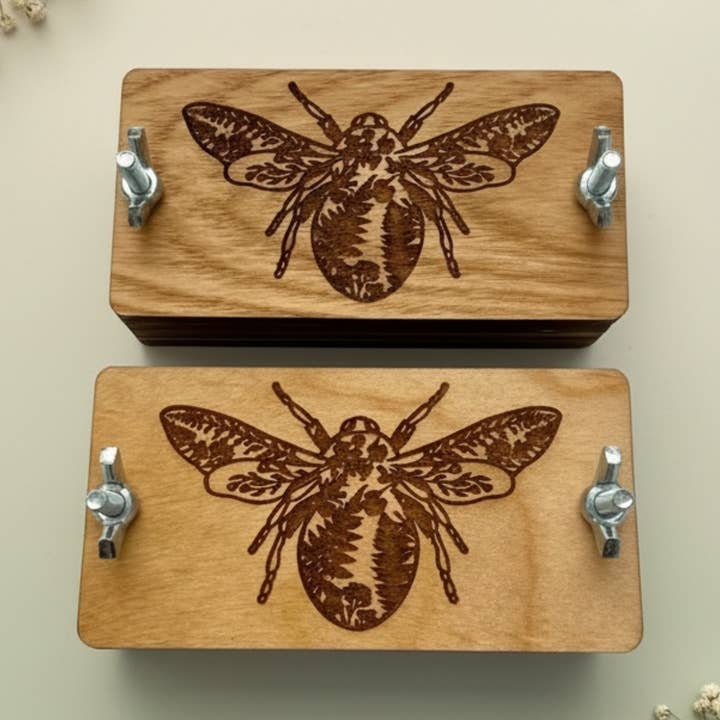 Bloemenpersset | Gedroogde Bloemen Voor Knutselcadeau voor wholesale door The Savvy Spade