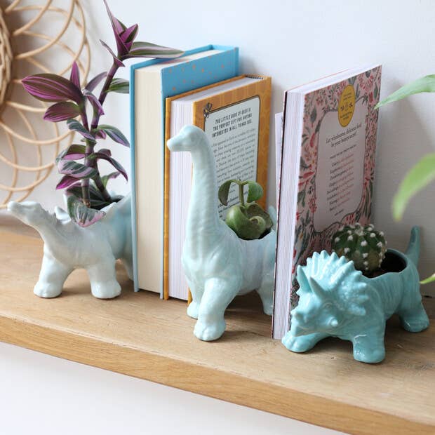 Lisa Angel – wholesale Plant pot – Green Diplodocus Dinosaur Planter2