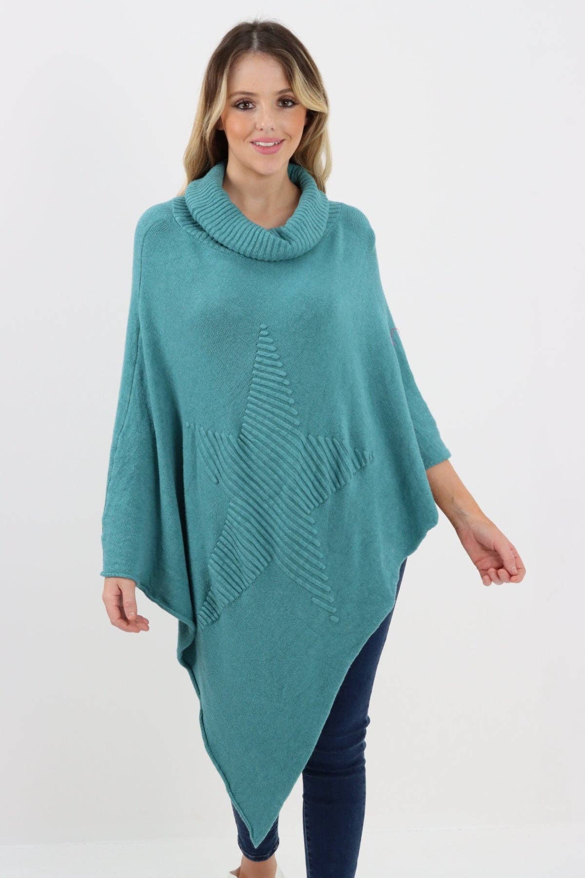 Miss Bold – Engroshandel Poncho - Dame – Italiensk strikket lagenlook poncho med stjernemønster og rullekrave28
