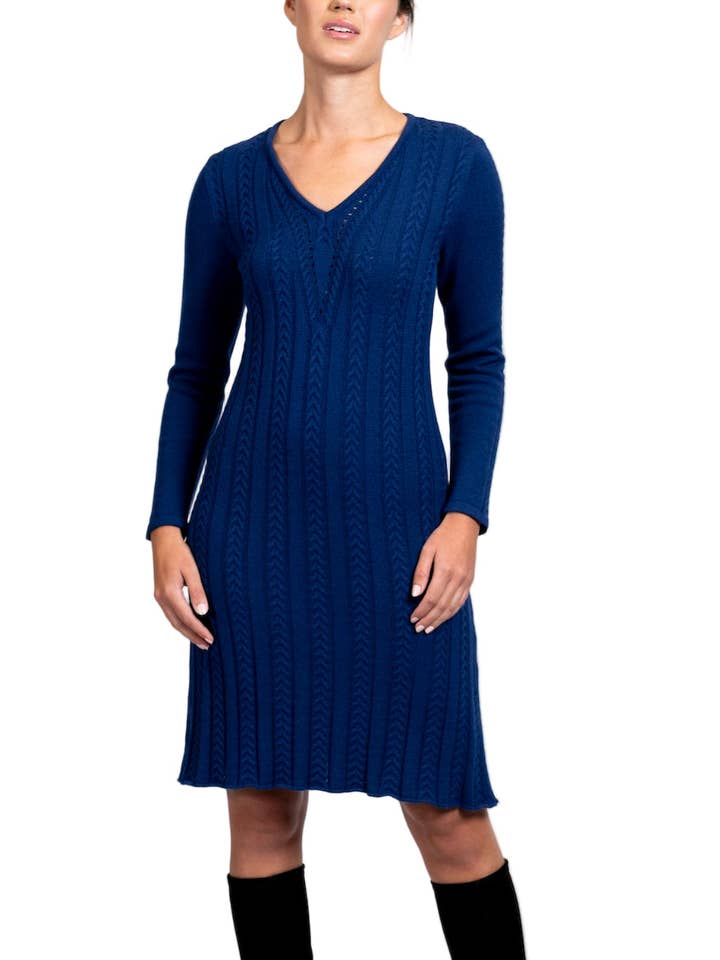 Shanna Kabelstickad Tröjklänning, Marinblå för wholesale av Biana