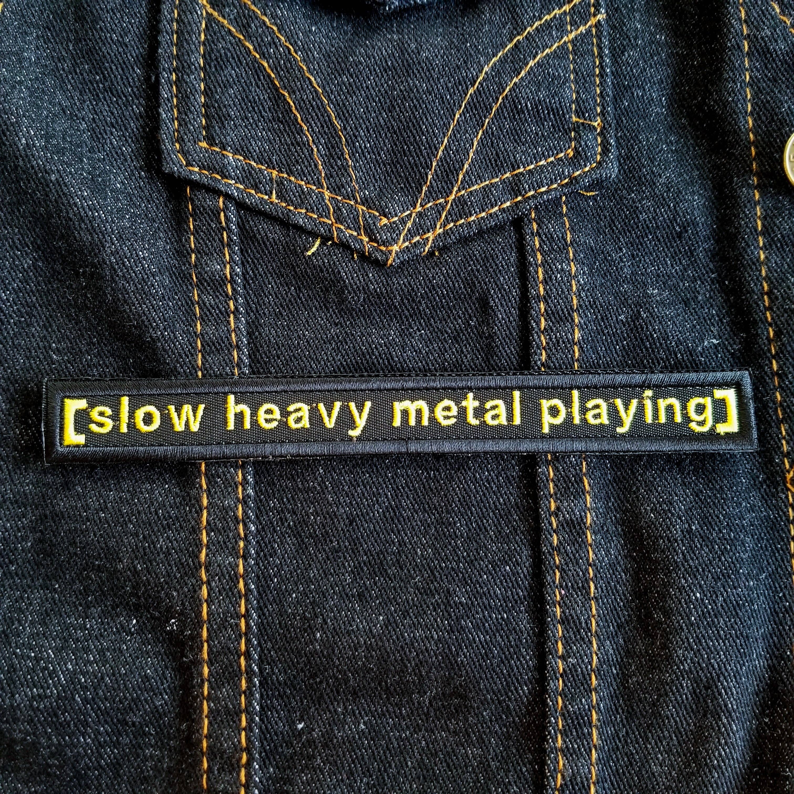 Thread By Dawn - Venta al por mayor Parches - Parche bordado de 6" pulgadas de metal pesado tocando lentamente para planchar/coser, meme de subtítulo0