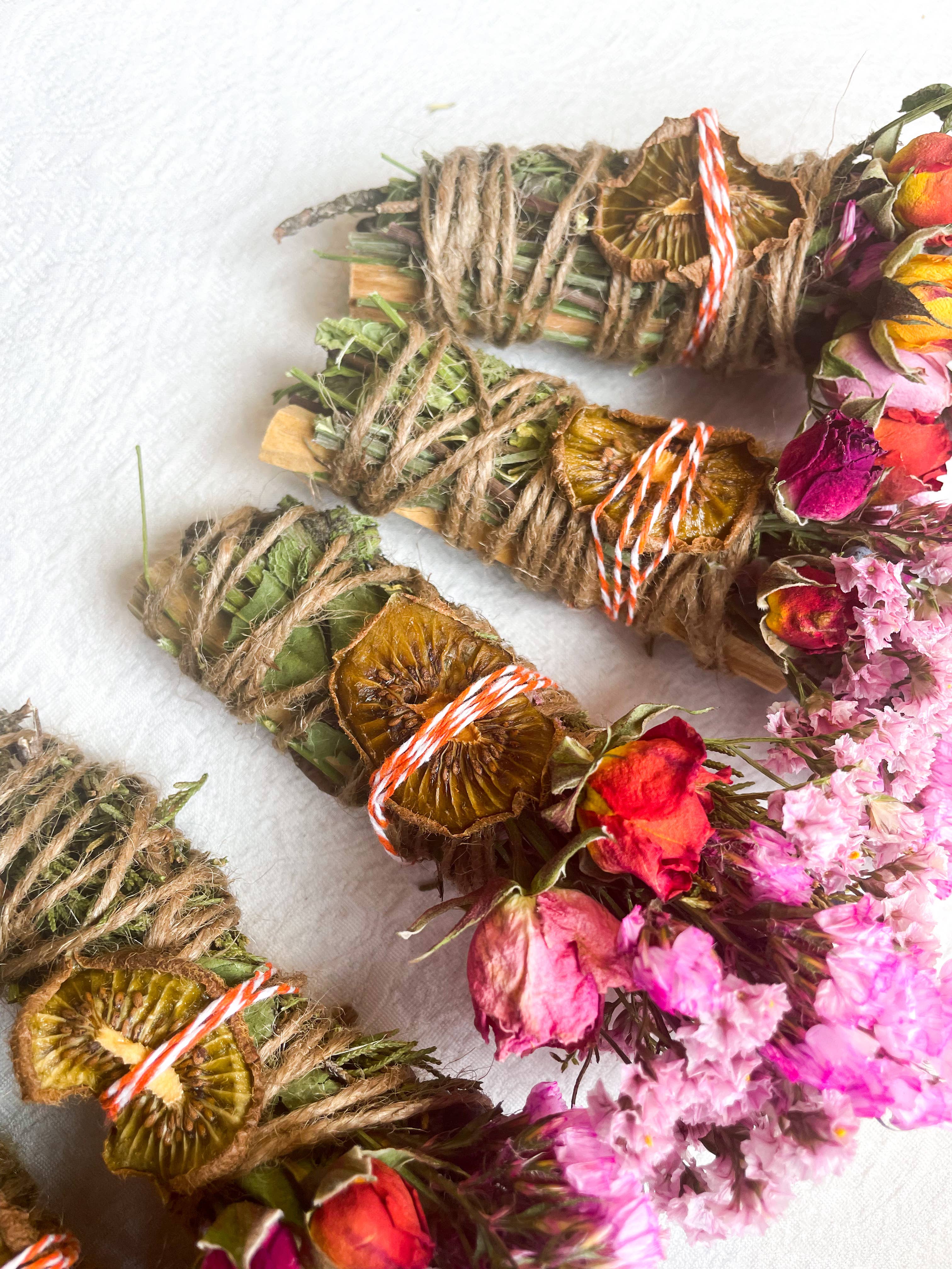 CharlieHaze - Wholesale Sage Bundle - Kiwi, Mint, Palo Santo and Cedar Spring Smudge Stick2
