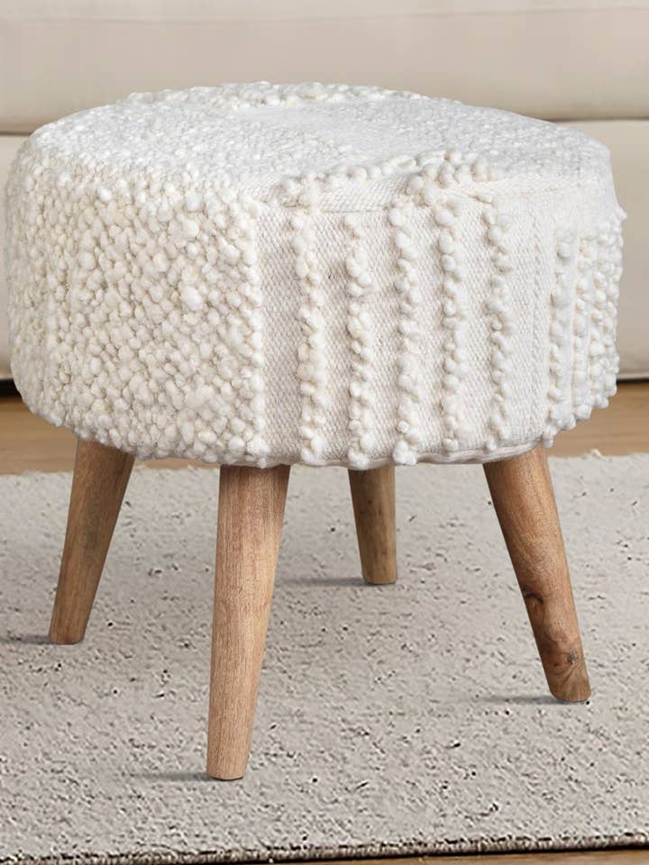 Vit Boucle Patchwork överdimensionerad handvävd pall för wholesale av Anaya Home