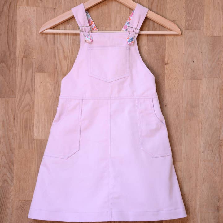 Two Stitches Patterns – wholesale Sömnadskit – Freddie Hängselbyxor - Symönster för barnkläder5