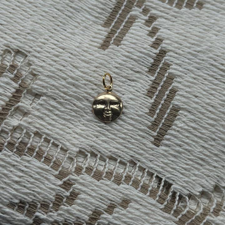 Minimalistisk månansikteberlock för halsband eller armband för wholesale av The Brass Era