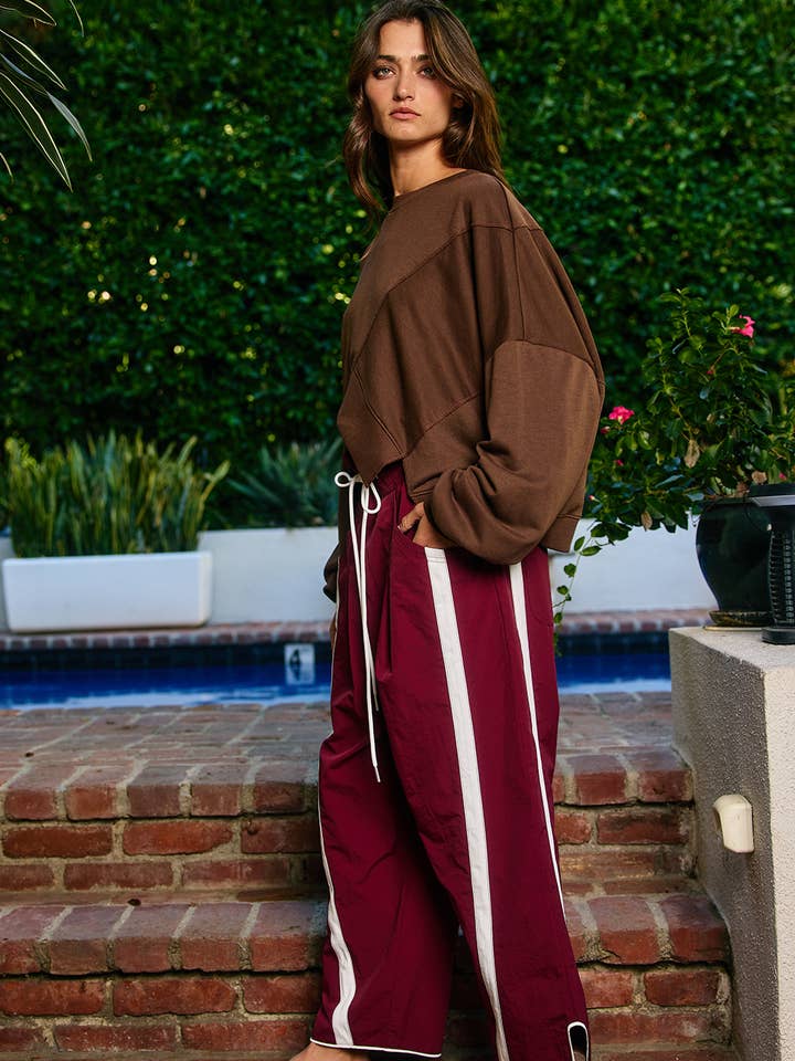 BUCKETLIST INC - Wholesale Pants - Women's - IP5540 Windbreaker Pants With Contrast Stripe36