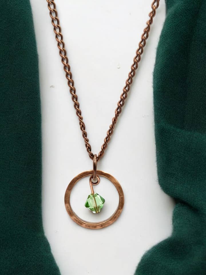 Collier Penny et cristaux Swarovski pour la vente par Lost Things Artisan Jewelry