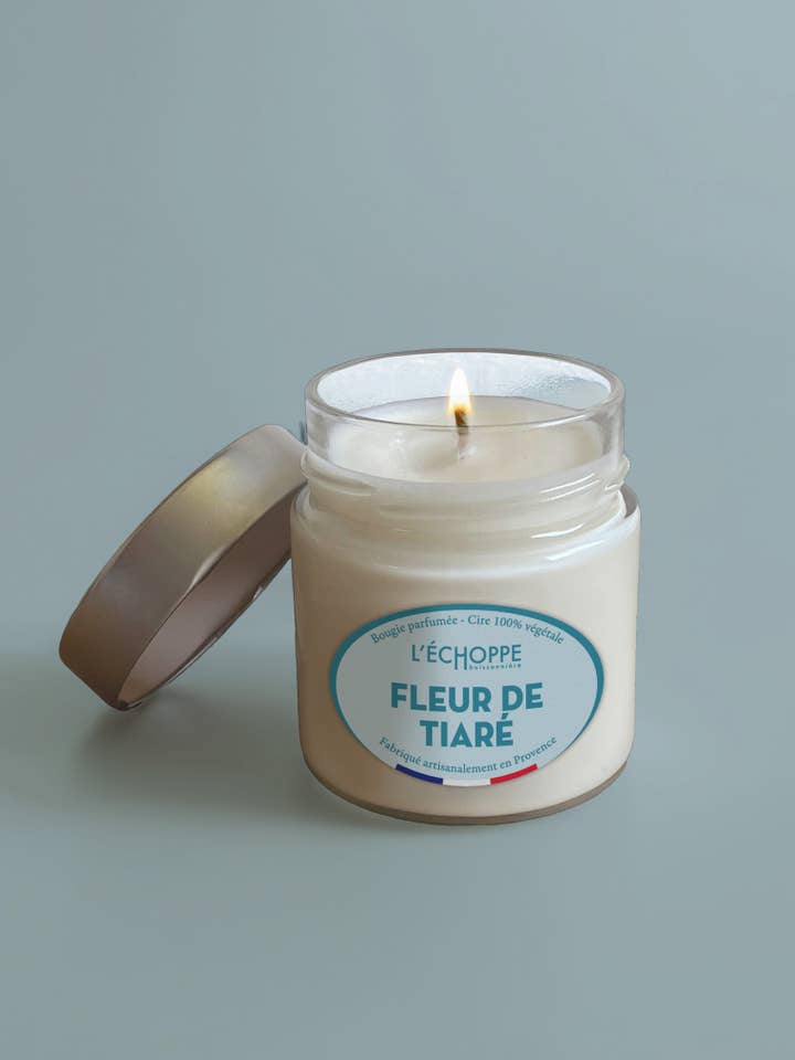 Fleur de Tiaré - Bougie parfumée 180g pour la vente par L'Échoppe Buissonnière