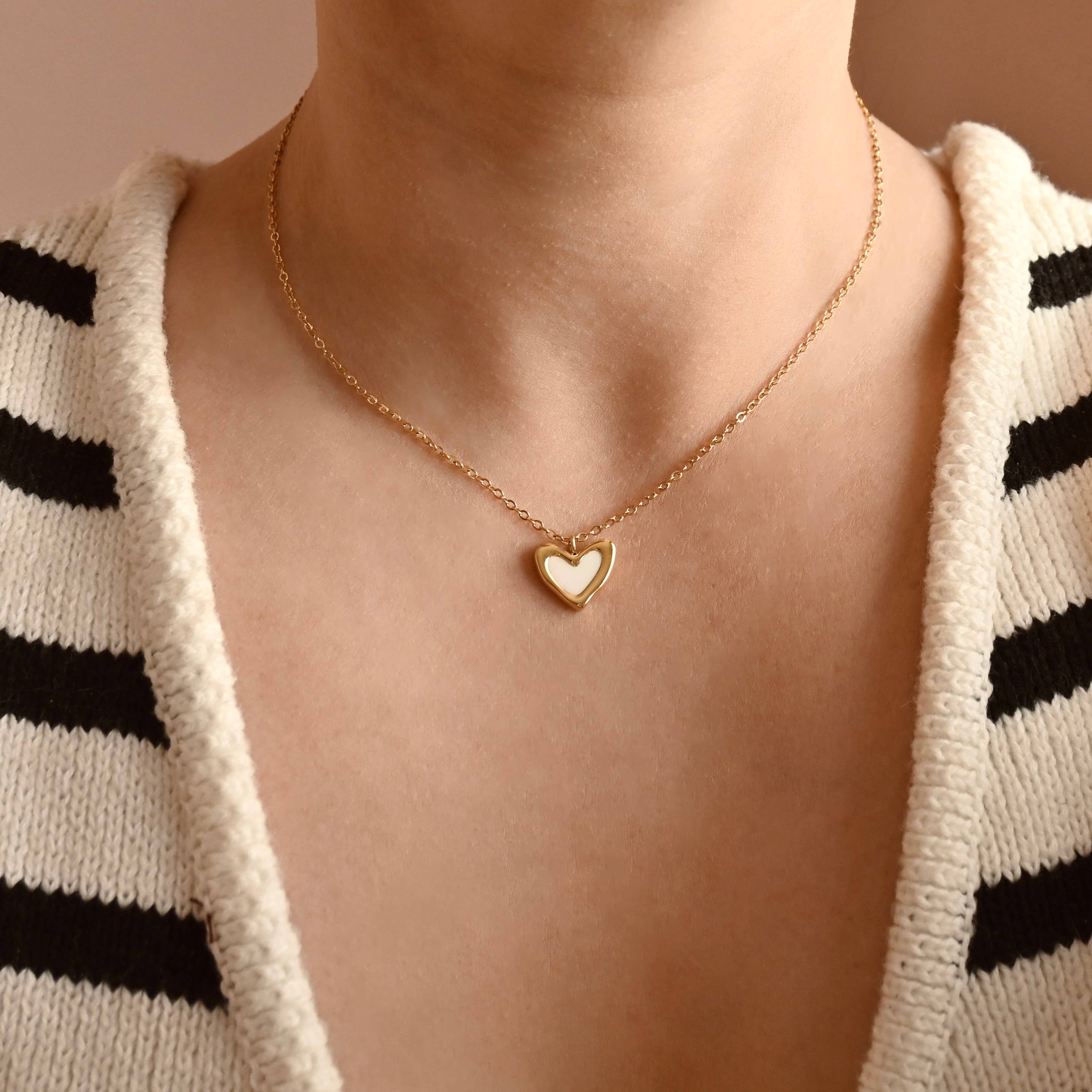 Blueyejewelry – Engroshandel Halskæde med vedhæng – Halskæder med Perlemorsvedhæng-Hjertehalskæde-Stjernevedhæng8