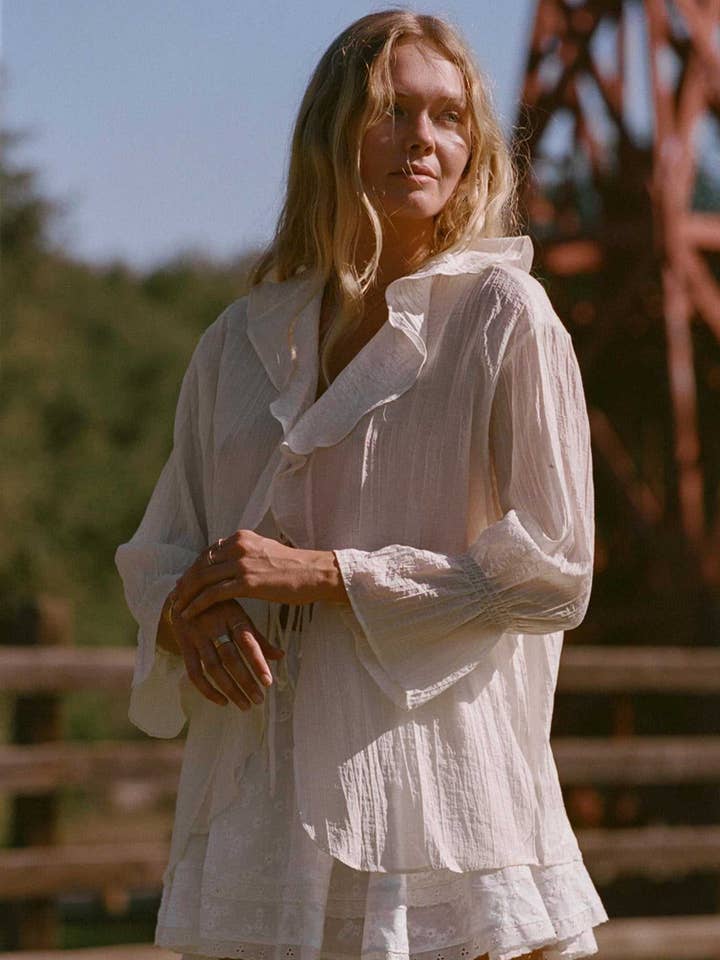 Lily Toppen - Creme / Elfenbensfarvet Flæsetop for engroshandel hos merritt charles