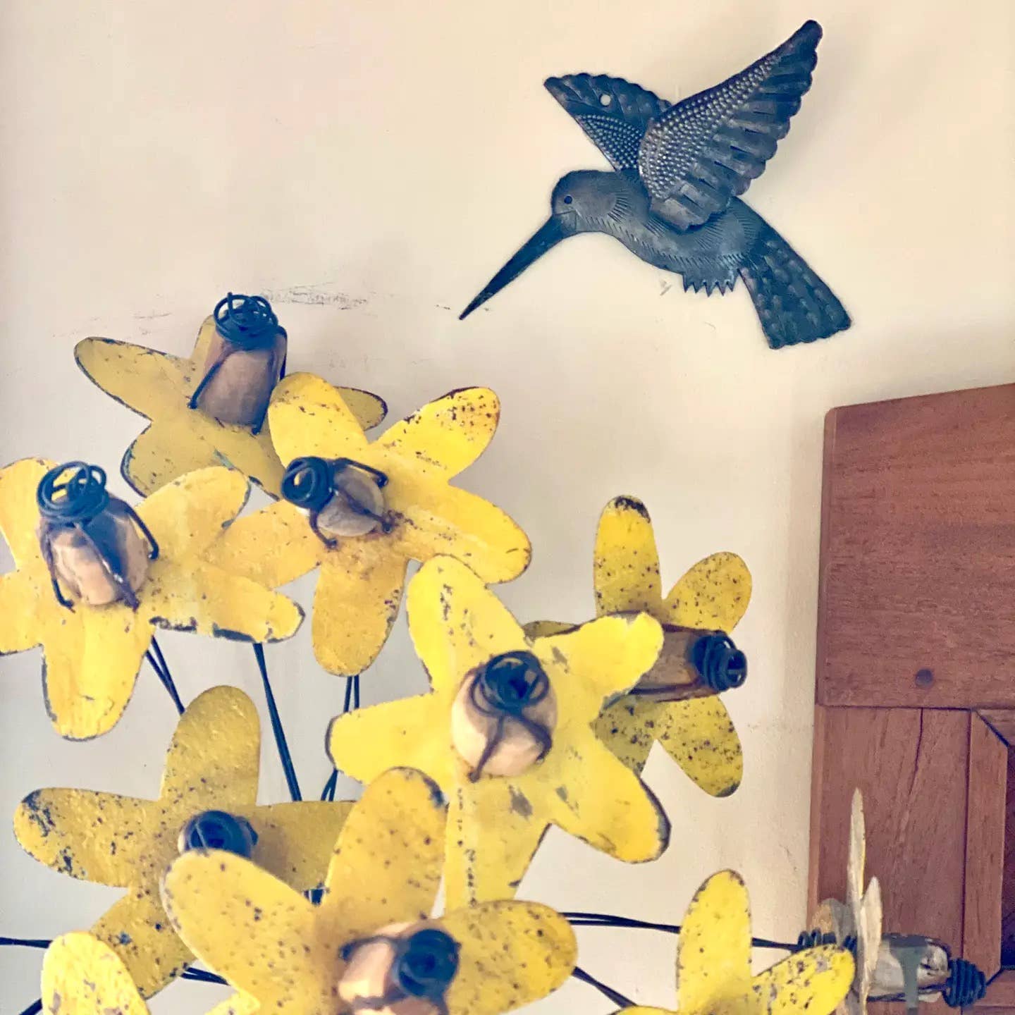 Haiti Fair Trade~ It's Cactus - Vente Décoration murale - Ensemble de 2 colibris de 6 po, ailes 3D, décoration de jardin3