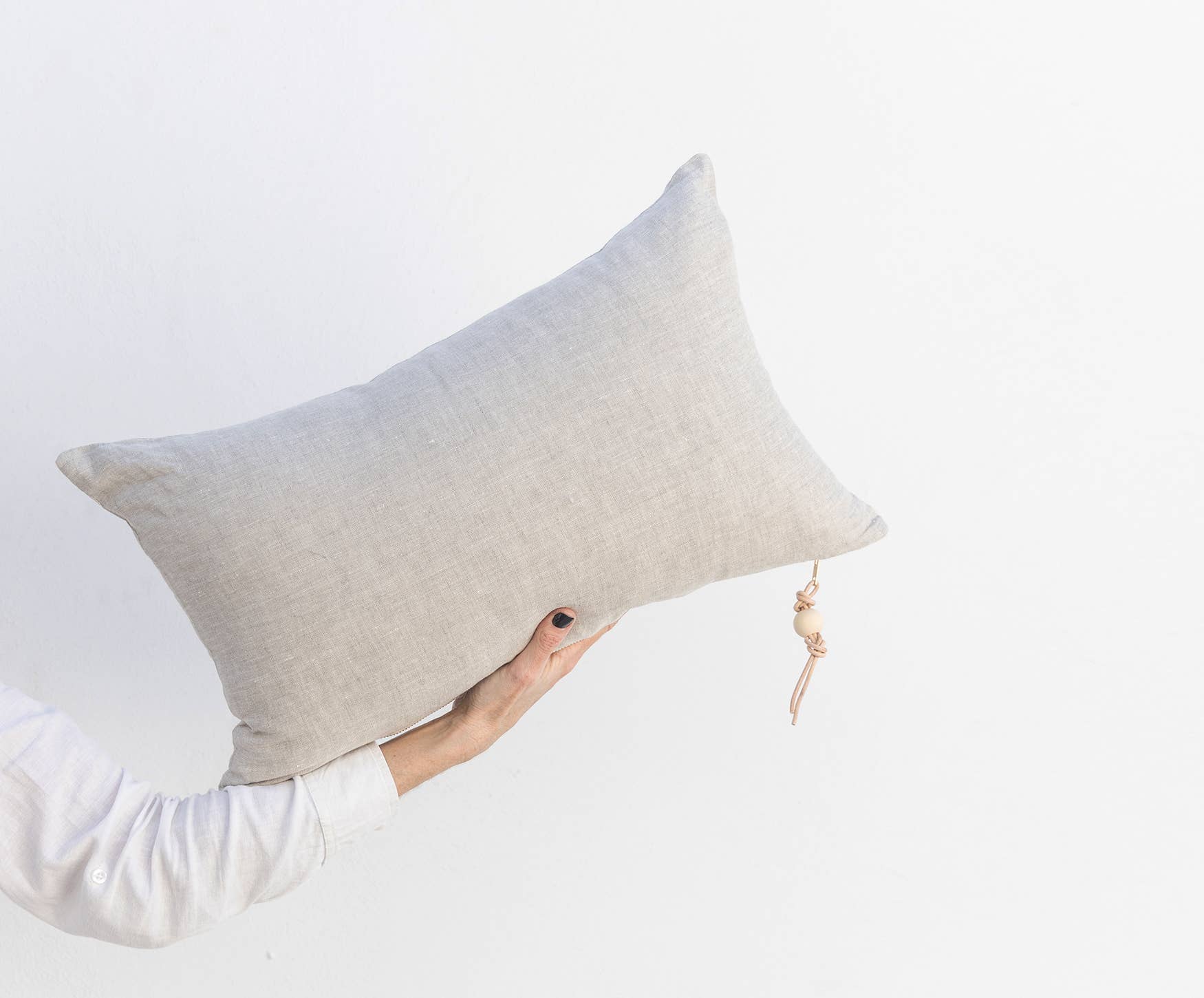 Celina Mancurti, LLC - Wholesale Throw/Decorative Pillow - Oatmeal Washed Linen Pillow - 3 Sizes5
