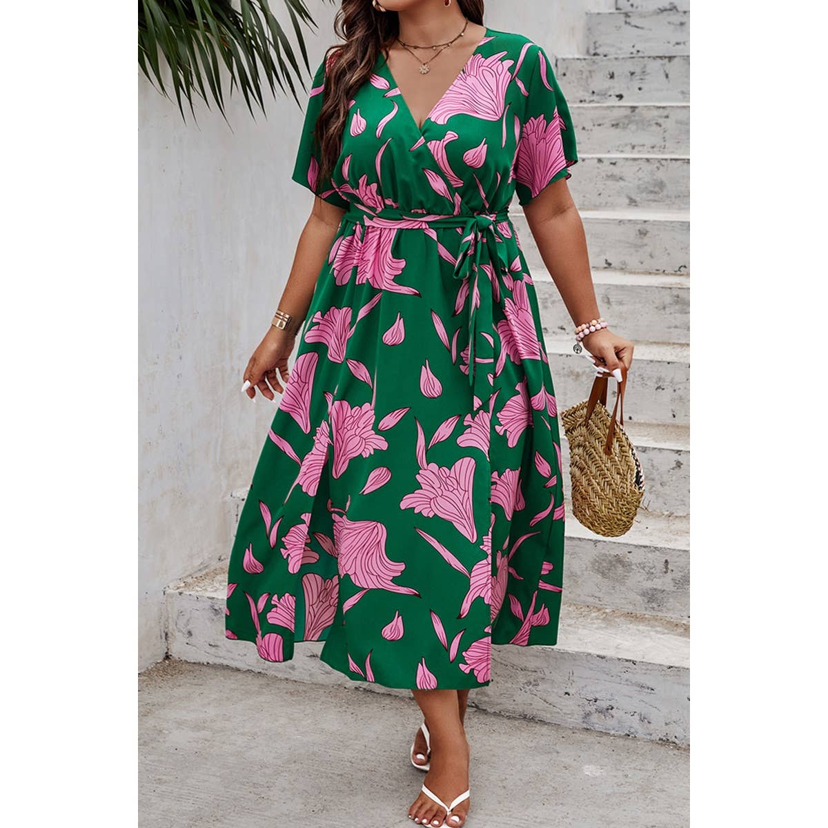 Supreme Fashion – wholesale Klänning - Dam – Plus blommig midiklänning med kort ärm, slits och bälte1