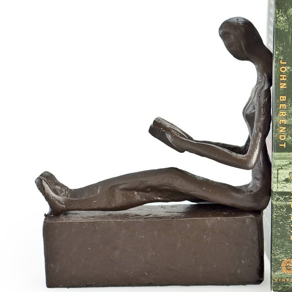 Danya B - Wholesale Bookend - Man & Woman Reading Metal Bookend Set1