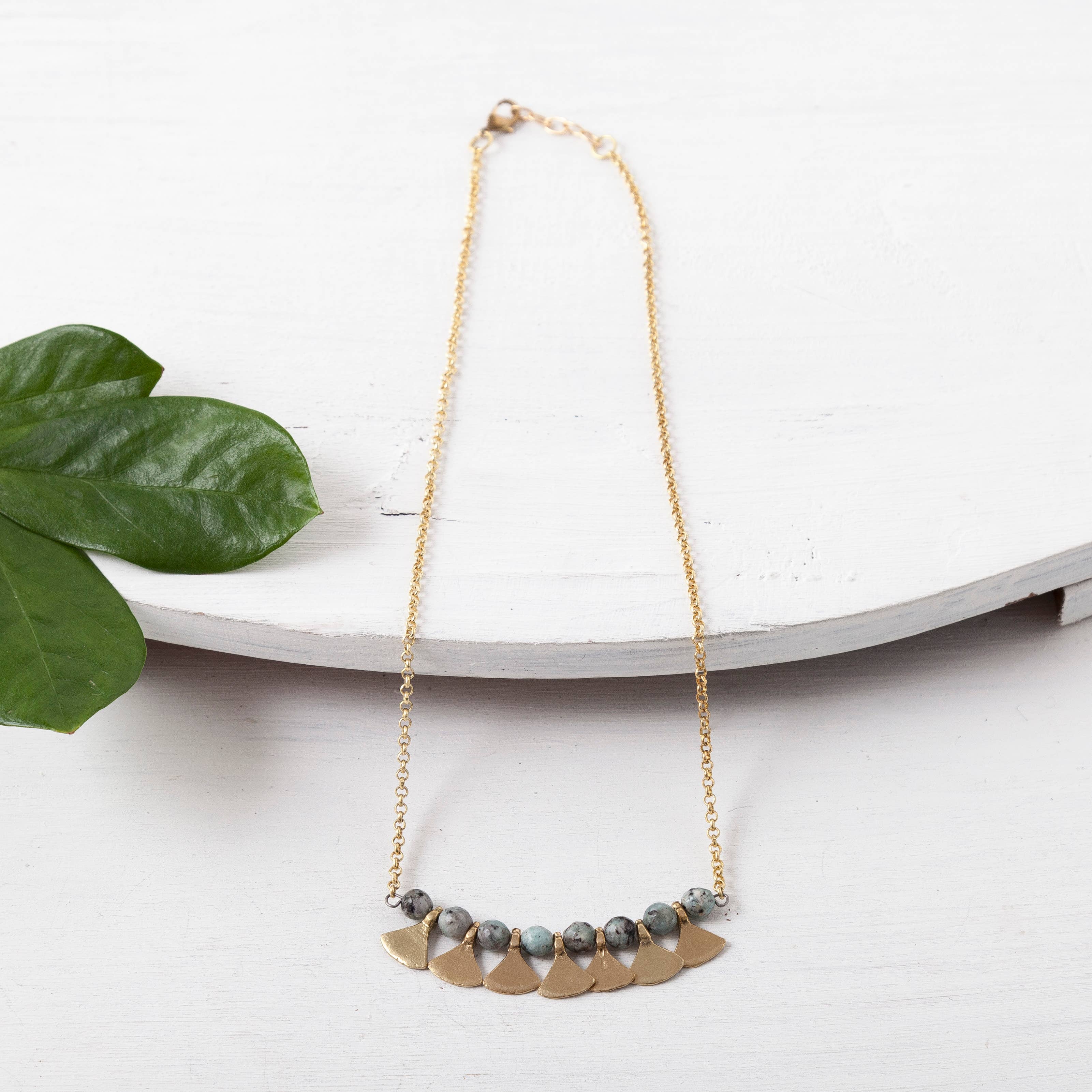 Baizaar - Wholesale Pendant/Charm Necklace - Stone Petal Necklace0